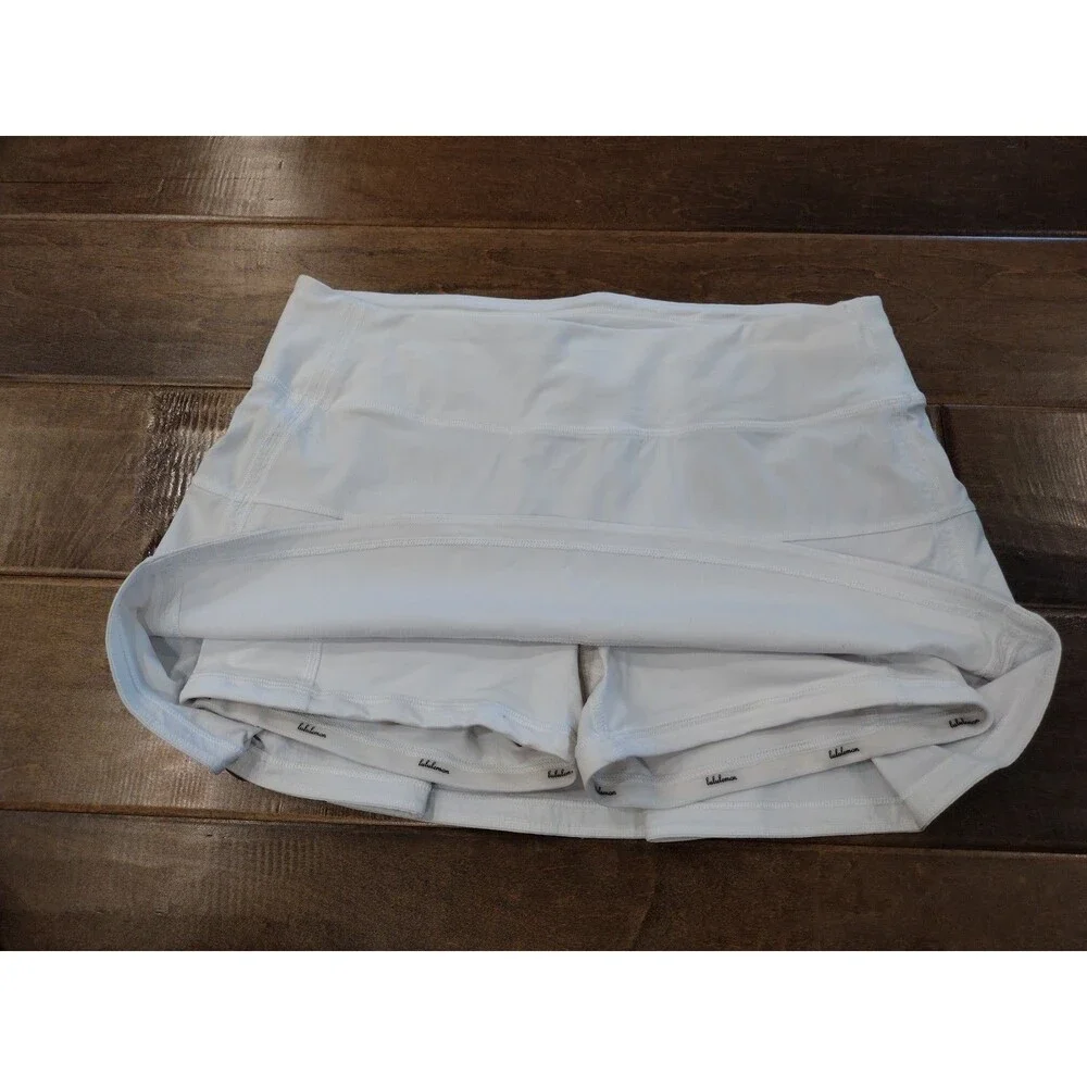 LULULEMON Women's EUC Pace Rival White tennis Skirt Skort - size 6